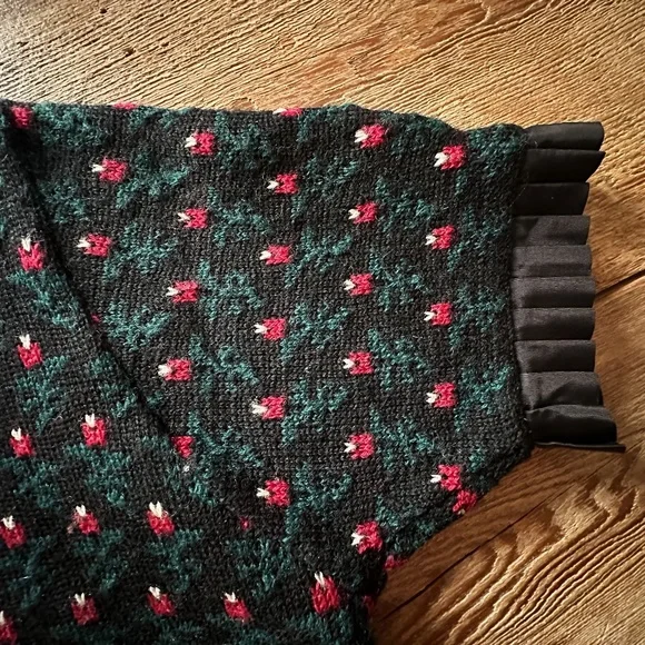 Vintage 80's Susan Bristol Embroidered Floral Wool Sweater - Picture 8 of 11